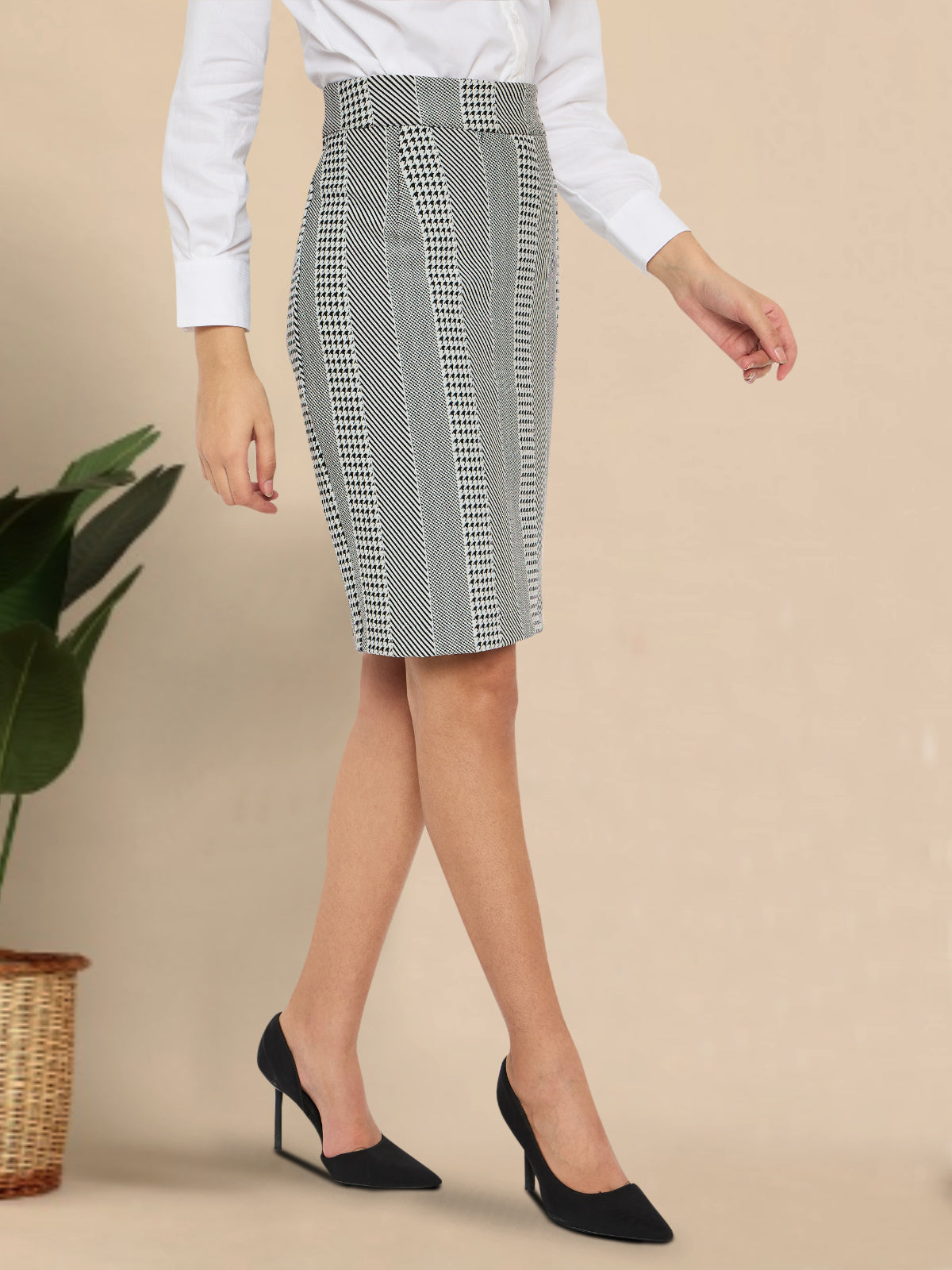 Women Black White Printed Formal Skirt