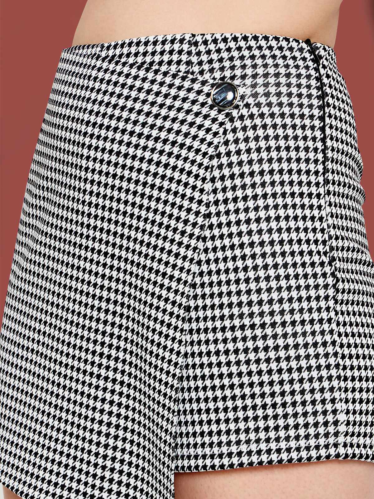Women Black White Houndstooth Skort